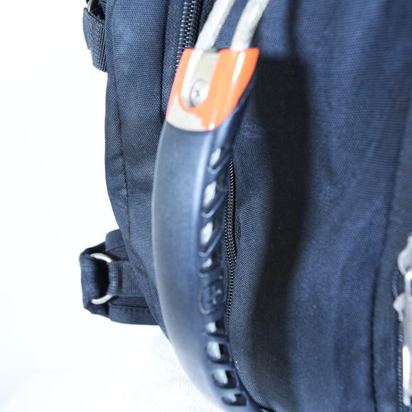 Swiss Gear 18"  Lumin Black/Grey Backpack Laptop Case Hiker Shock Tec Tiny Flaw - Picture 5 of 15